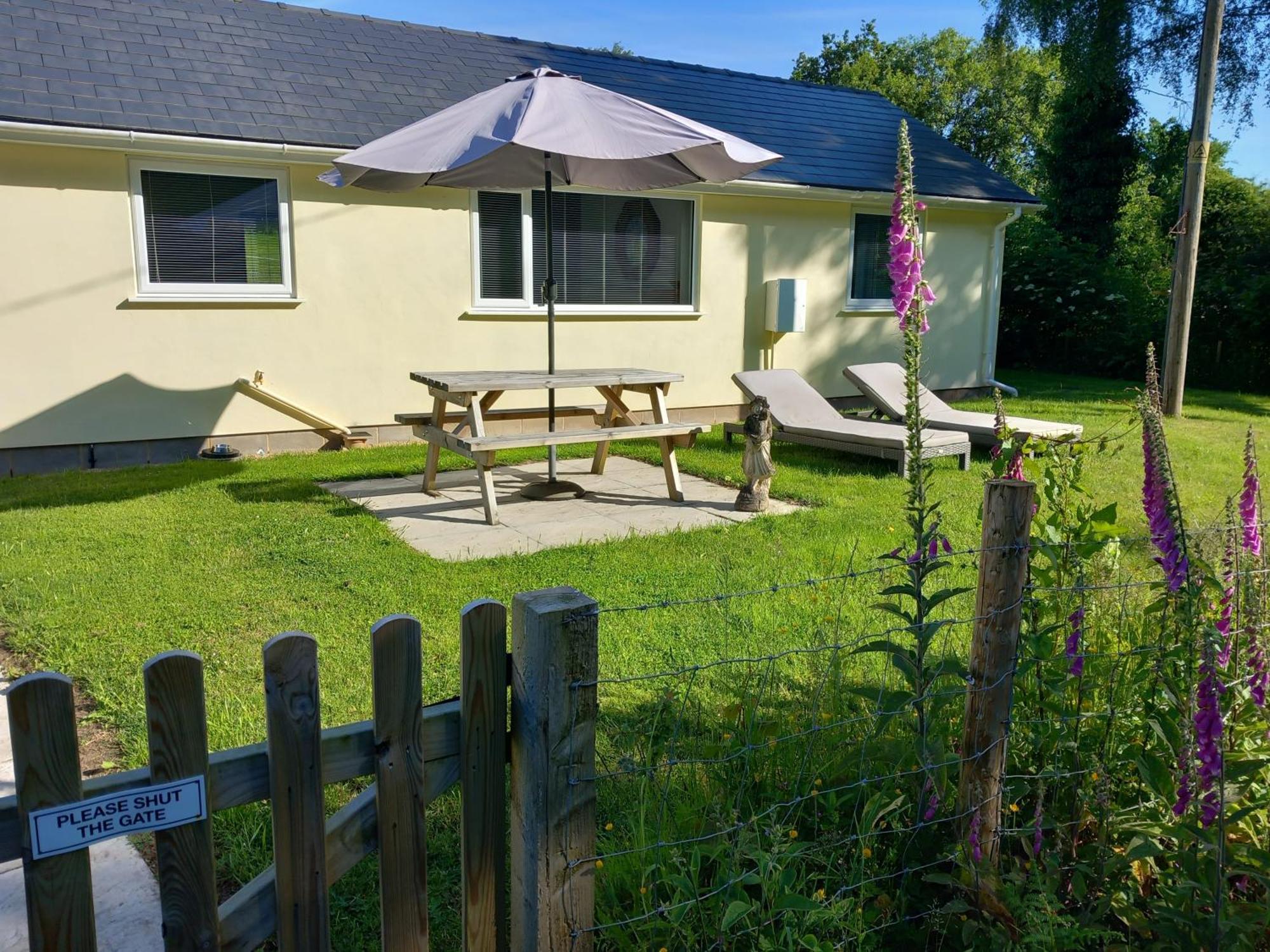 The Bungalow, Forest Of Dean コールフォード エクステリア 写真